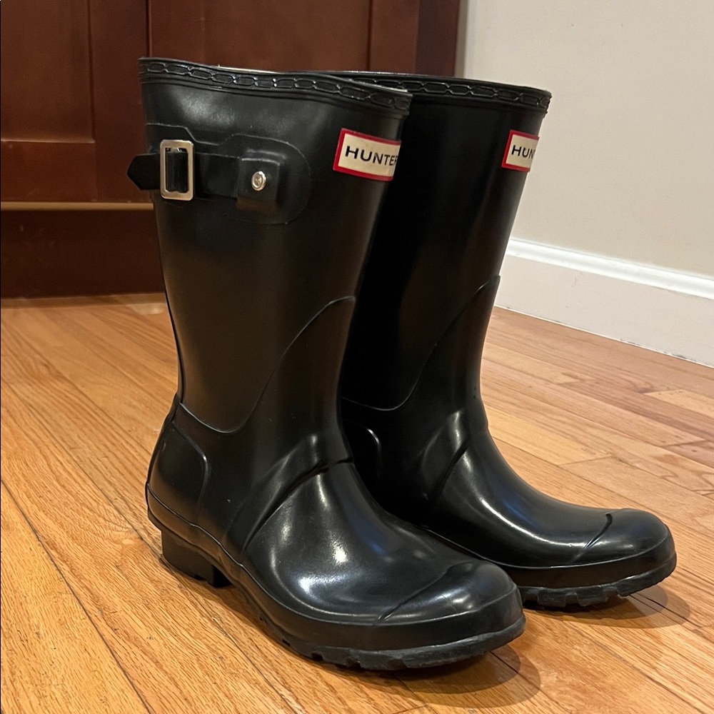 HUNTER black rainboots size 6